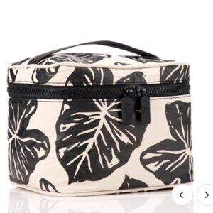 Aloha Collection   Cabin Crew Kit Kalo  NWT